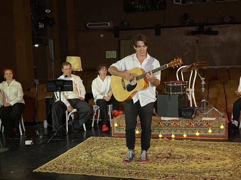Анастасия Терновская https://sevtyuz.ru/playbill/plays/show/kvartirnik-dom/