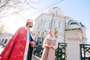 Спектакль-экскурсия «Сквозь века. Потомству в пример»