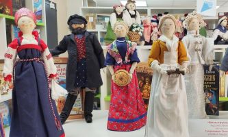 Выставка текстильных игрушек «Куклы в русских костюмах»