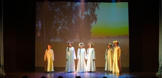 Анастасия Терновская https://sevtyuz.ru/playbill/plays/show/pesni-rodnoj-zemli/