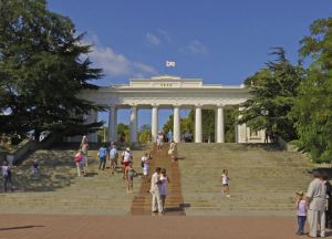 Посмотреть Севастополь за 1 день: обзорная экскурсия по Севастополю + море