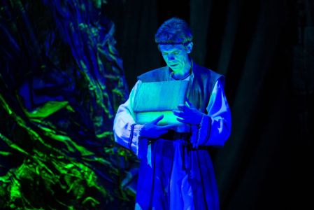 Юлия Высоцкая https://sevtyuz.ru/playbill/plays/show/hozyajka-mednoj-gory/